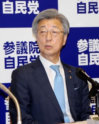 　国会内で記者会見する自民党の石井準一参院幹事長＝９日午後