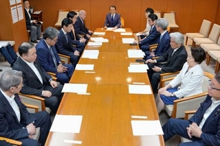 　自民党本部で開かれた「安定的な皇位継承の確保に関する懇談会」＝９日午後、東京・永田町
