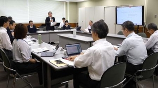 　環境省近畿地方環境事務所が初めて開いたクマ被害対策に関する連絡会議＝１１日午後、大阪市