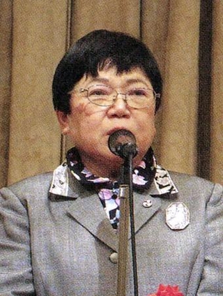 　岩本絹子被告