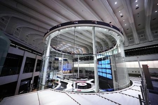 　東京証券取引所＝東京都中央区