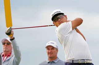 　第２ラウンド、通算イーブンパーで１１位の久常涼＝シネコックヒルズＧＣ（共同
