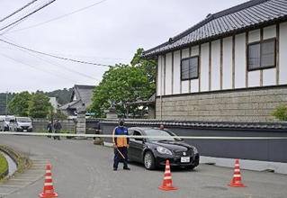　強盗殺人事件があった栃木県上三川町の住宅付近＝５月