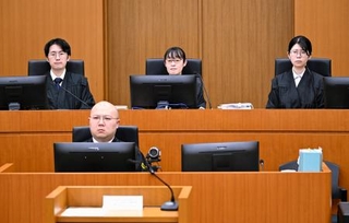 　内田梨瑚被告の判決公判が開かれた旭川地裁の法廷。奥中央は田中結花裁判長＝２２日午後