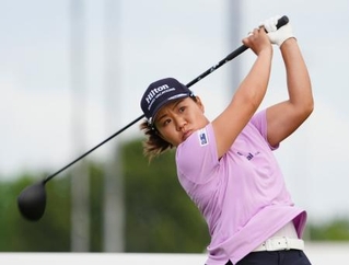 　第２ラウンド、通算７アンダーで２位の畑岡奈紗＝ヘーゼルティンナショナルＧＣ（共同）