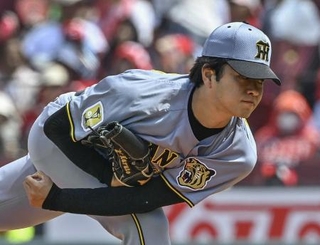 　６回３失点で１０勝目を挙げた阪神・高橋＝マツダ