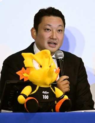 　バスケットボールＢリーグ新１部Ｂプレミアに参戦する三河の安斎竜三新監督＝３０日、愛知県刈谷市