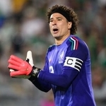 　オーストラリアとの国際親善試合でのメキシコのＧＫギジェルモ・オチョア＝５月３０日、米カリフォルニア州パサデナ（ＡＰ＝共同）