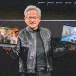 　新製品の説明をする米エヌビディアのジェンスン・フアンＣＥＯ＝１日、台北市（共同）