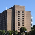 　徳島県庁＝２０２０年１０月、徳島市万代町１丁目１番地
