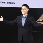 　「ウーブン・シティ」の式典に登壇した豊田大輔氏＝４月、静岡県裾野市