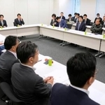 　社会保障国民会議の実務者会議＝３日午前、国会
