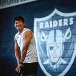 　ＮＦＬレイダーズの練習施設で笑顔の松澤寛政（Ｍｉｃｈａｅｌ　Ｃｌｅｍｅｎｓ・Ｌａｓ　Ｖｅｇａｓ　Ｒａｉｄｅｒｓ）