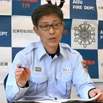 　取材に応じる会津若松地方広域消防本部の青柳誠消防司令長＝５月、福島県会津若松市