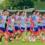 　事前合宿で調整する久保（中央）ら日本代表＝モンテレイ近郊（共同）