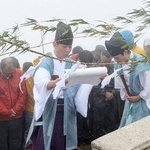 　鳥取県の大山で行われた夏山開きの神事「山頂祭」＝７日午前