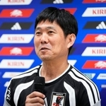 　事前合宿を終え取材に応じる森保監督＝７日、モンテレイ（共同）