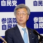 　国会内で記者会見する自民党の石井準一参院幹事長＝９日午後