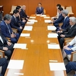 　自民党本部で開かれた「安定的な皇位継承の確保に関する懇談会」＝９日午後、東京・永田町