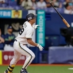 　９回オリックス１死二、三塁、代打杉本が左中間に逆転サヨナラの２点二塁打を放つ＝京セラドーム