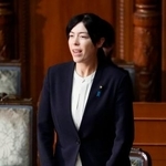 　参院本会議で改正経済安全保障推進法が可決、成立し、一礼する小野田経済安保相＝１０日午前