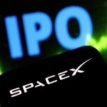　米スペースＸのロゴと新規株式公開（ＩＰＯ）の文字（ロイター＝共同）