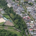 　女子高生の遺体が見つかった相模原市南区の河川敷＝１１日午後０時５６分（共同通信社ヘリから）