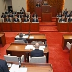 　町名変更の賛否を問う住民投票条例案を否決した北海道清水町議会＝１１日午前