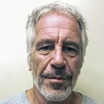 　米富豪エプスタイン氏が２０１９年に逮捕された際の顔写真（ゲッティ＝共同）