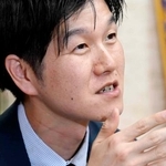 　インタビューに答える鈴木農相＝１１日午後、農水省