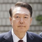 　尹錫悦被告（聯合＝共同）