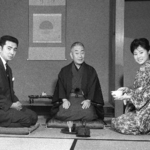 　若き日の勝新太郎さん（左）と中村玉緒さん。中央は父の二代目中村鴈治郎さん