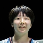 　山口茜