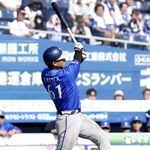 　４回ＤｅＮＡ２死、蝦名が左越えに満塁本塁打を放つ＝ＺＯＺＯマリン