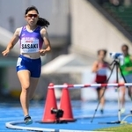 　女子１５００メートル（視覚障害Ｔ１３）　５分０秒７８のアジア新記録で優勝した佐々木真菜＝石川県西部緑地公園陸上競技場