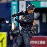 　１０回オリックス２死一、三塁、山中が左越えにサヨナラ打を放つ＝京セラドーム