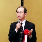 　立憲民主党福島県連定期大会であいさつする内堀雅雄知事＝１４日午後、福島県郡山市
