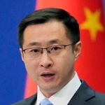　記者会見する中国外務省の林剣副報道局長＝１５日、北京（共同）