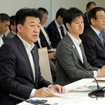 　農林水産物や食品の輸出拡大策を議論する関係閣僚会議で、あいさつする木原官房長官（手前）＝１６日午前、首相官邸