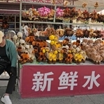 　観光地の土産物屋＝５月、中国甘粛省嘉峪関市（共同）