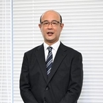 　定時株主総会を終え、取材に応じるトヨタ自動車の近健太社長＝１７日午前、愛知県豊田市