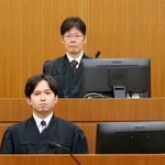 　桂田精一被告の判決公判が開かれた釧路地裁の法廷。奥中央は水越壮夫裁判長＝１７日午前９時（代表撮影）