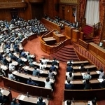 　改正著作権法が可決、成立した参院本会議＝１７日午前