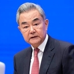 　記者会見する中国の王毅外相＝１７日、北京（共同）