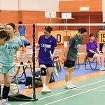 　１５点制で実施されたバドミントンの全日本実業団選手権＝深谷市総合体育館