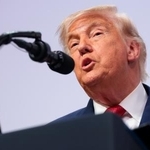 　Ｇ７サミットの閉幕後、記者会見するトランプ米大統領＝１７日、フランス東部エビアン（ゲッティ＝共同）