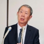 　記者会見する江蔵智さん＝１８日午前、東京都内