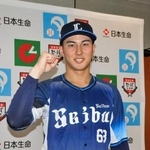 　交流戦の最優秀選手に選ばれた西武・長谷川＝１８日、大阪市