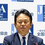 　記者会見する全国銀行協会の加藤勝彦会長＝１８日午後、東京都千代田区