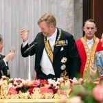 　ウィレムアレクサンダー国王夫妻主催の晩さん会に出席された天皇、皇后両陛下＝１７日、アムステルダム（宮内庁提供・共同）